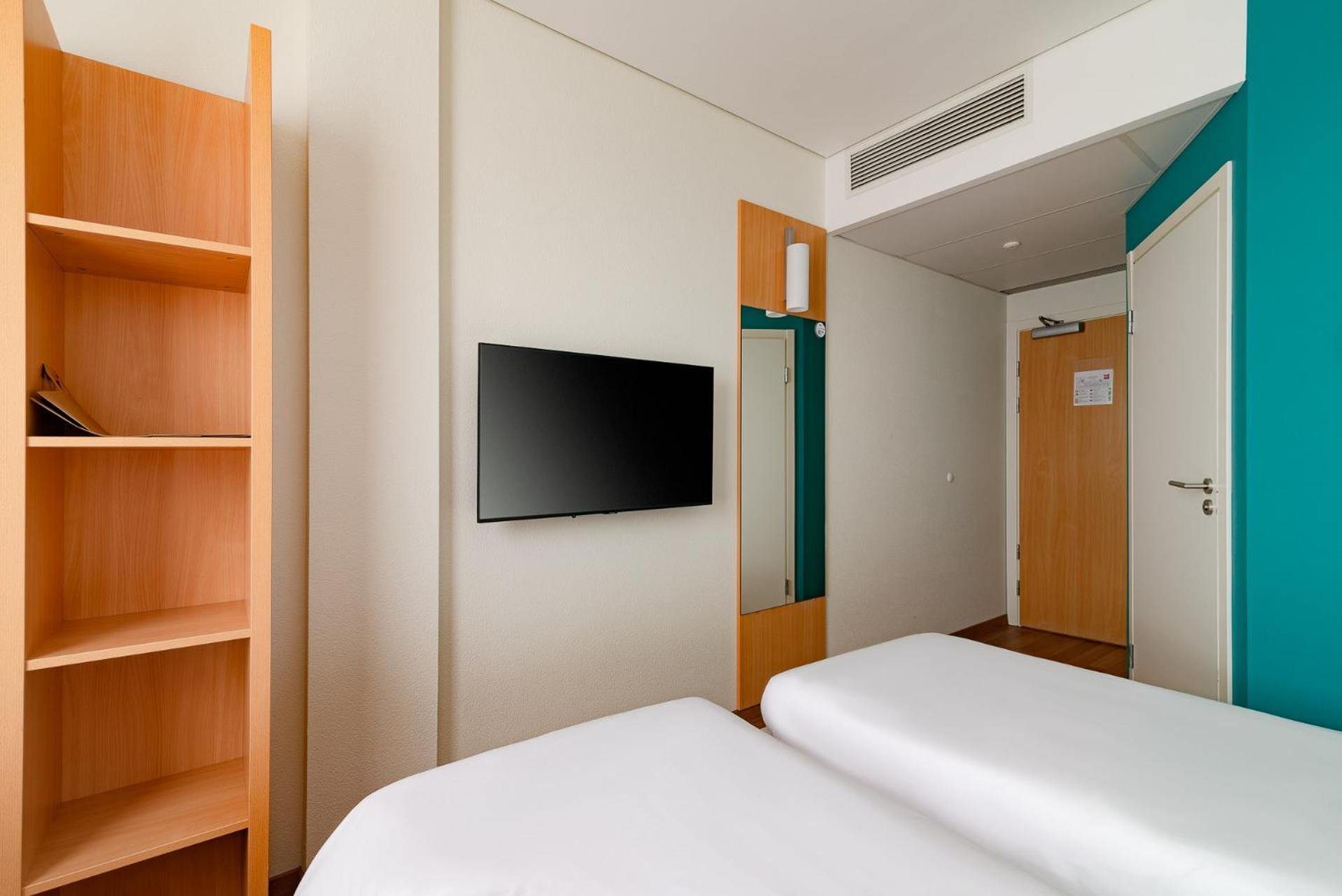 Ibis Kaunas Centre Екстер'єр фото