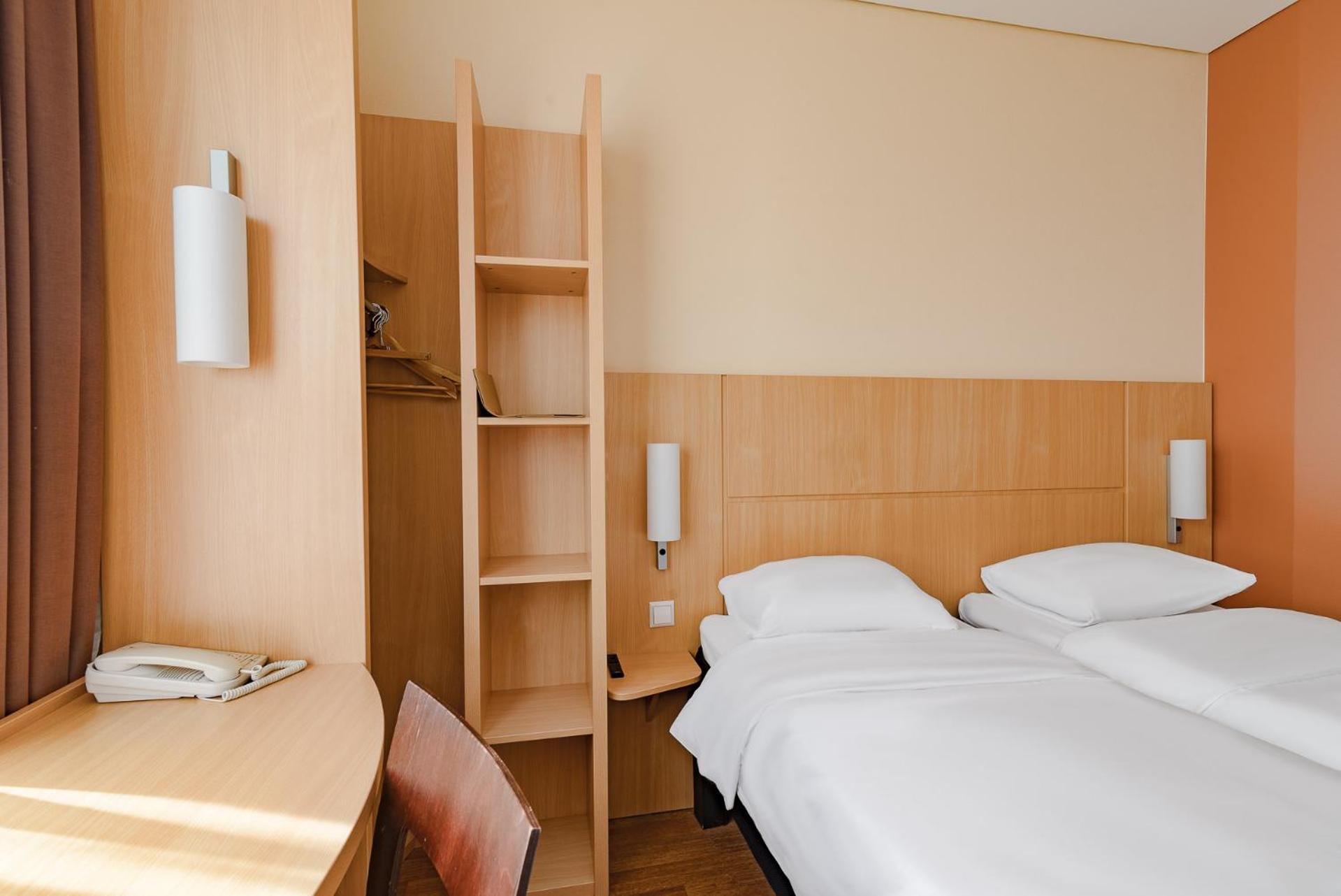 Ibis Kaunas Centre Екстер'єр фото