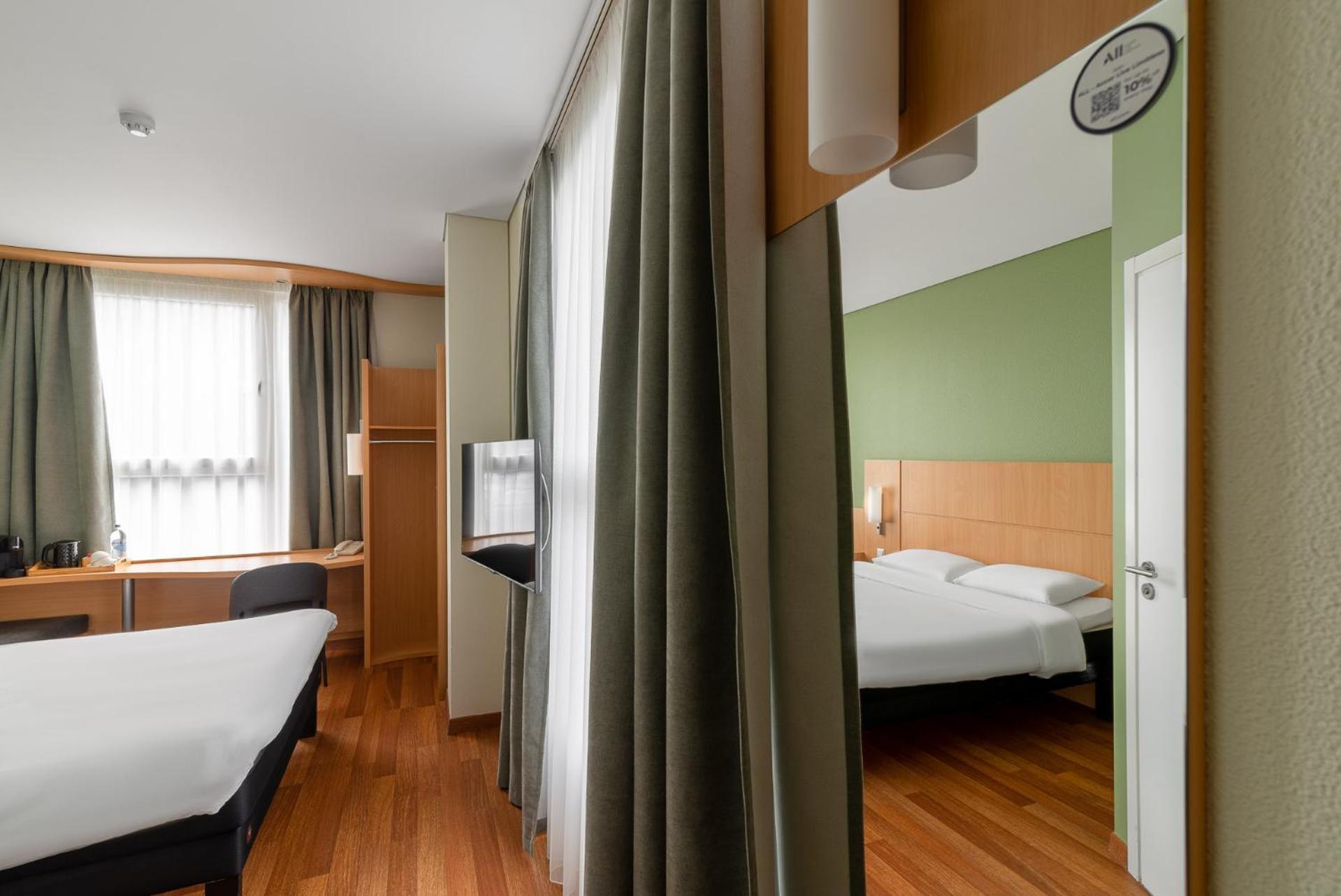 Ibis Kaunas Centre Екстер'єр фото